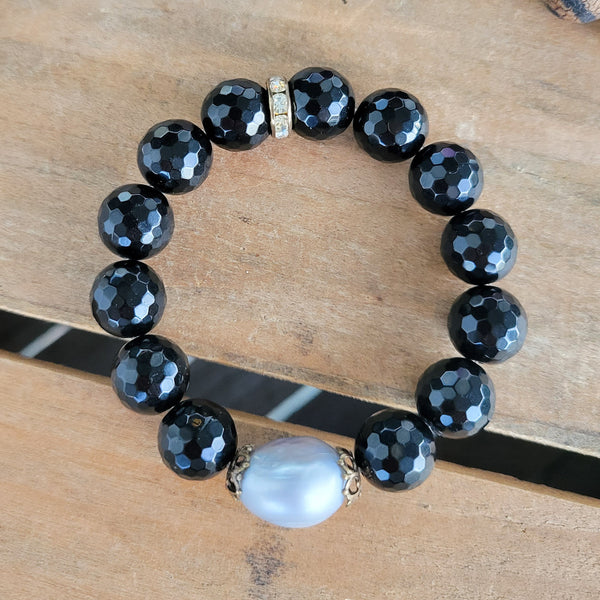 shiny black agate grey fw pearl center stretch bracelet