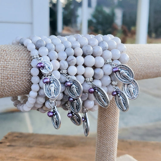 { The Gift of Grace: A Story of Love, Faith & Pearls }