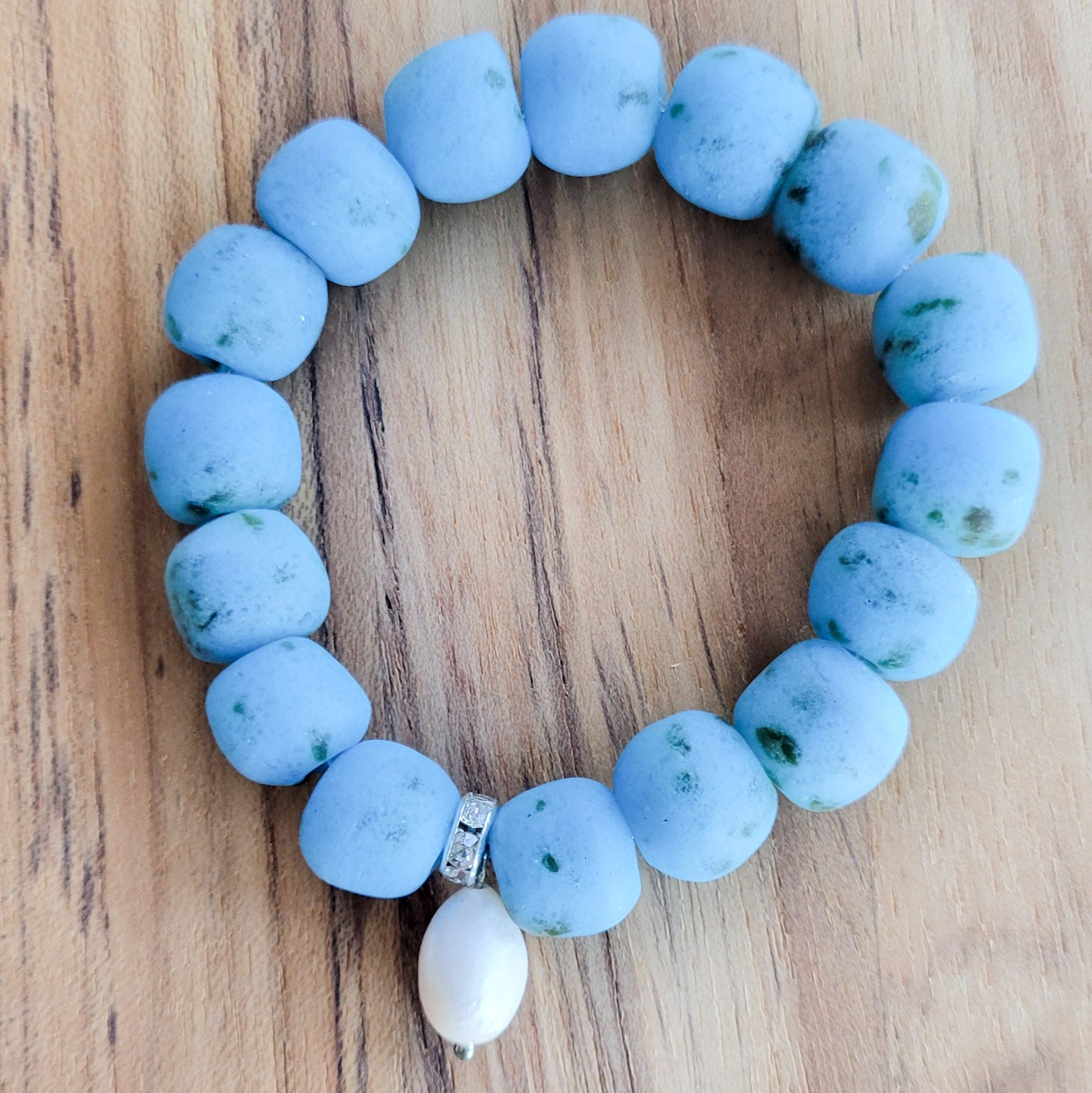 Coastal Blue pressed glass freshwater pearls stretch bracelet