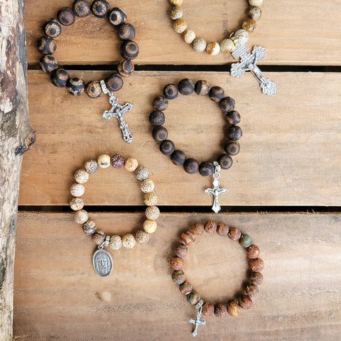 rough agate beads stretch bracelets with crucifix medals