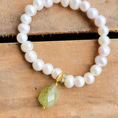9mm freshwater pealr beads Peridot gemstone nugget dangle stretch bracelet