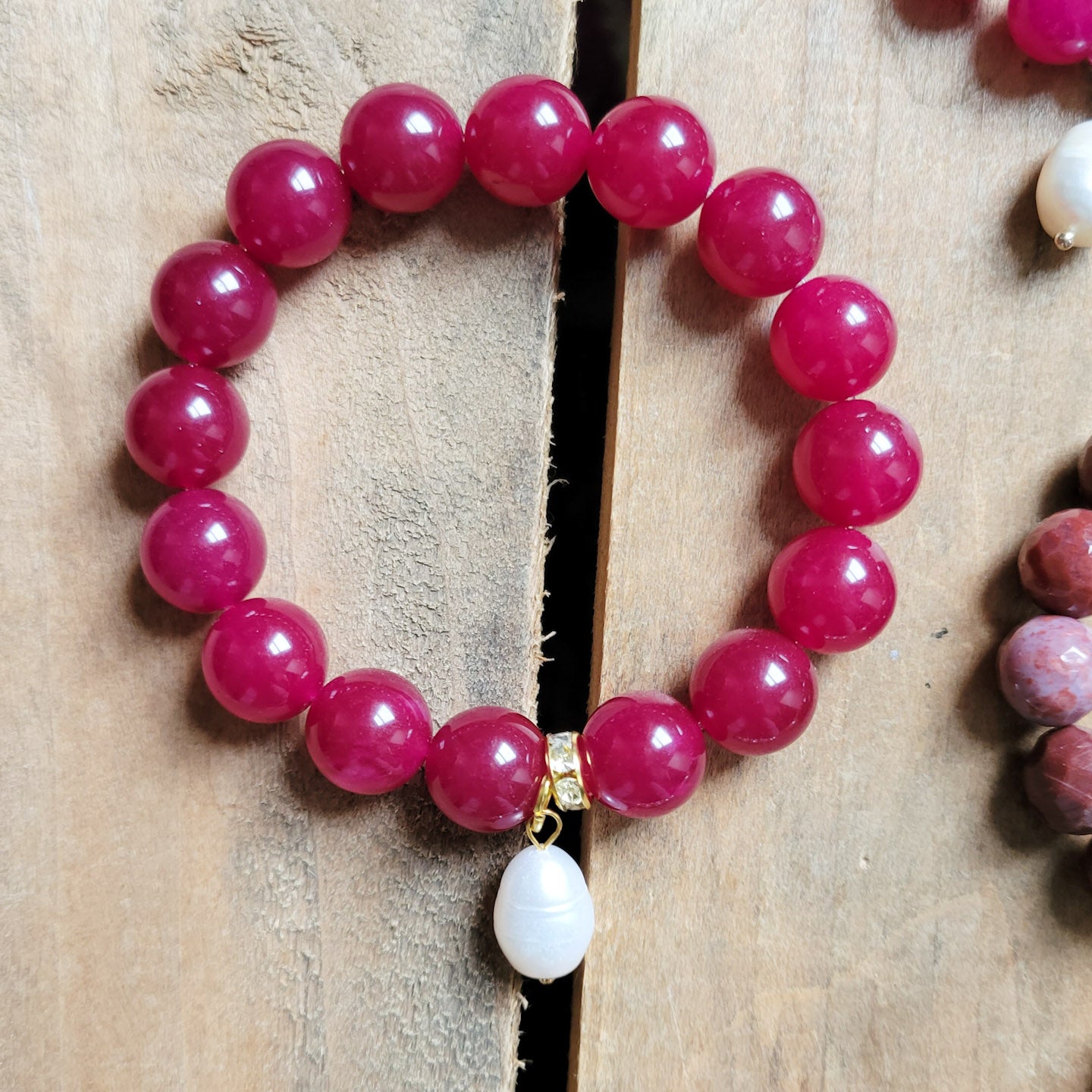 magenta agate 12mm beads freshwater pearl dangle stretch bracelet