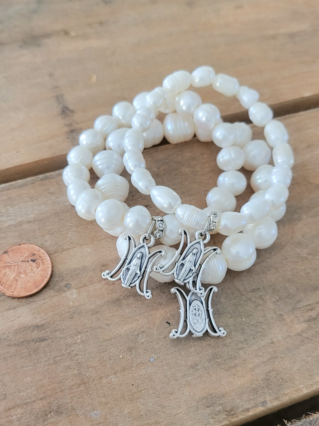 M shaped Miraculous Medal freshwater pearl beads stretch bracelets
