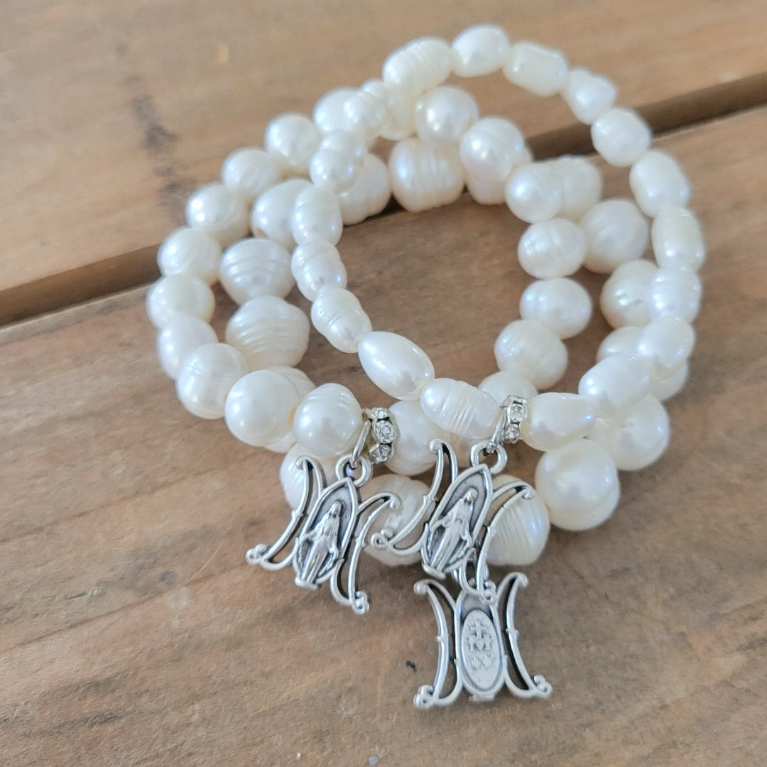 M shaped Miraculous Medal freshwater pearl beads stretch bracelets