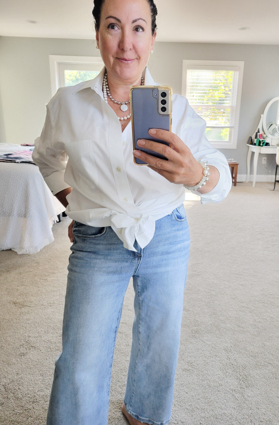 stainless chains freshwater pearl necklaces on model