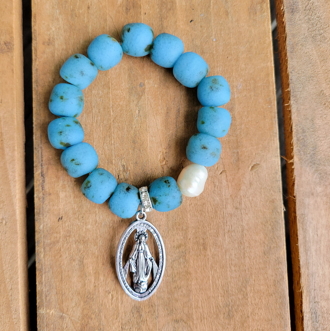 turquoise glass w/ freshwater pearl and 2" Miraculous medal stretch bracelet