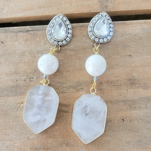 Rhinestone freshwater white round pearl and quartz earrings