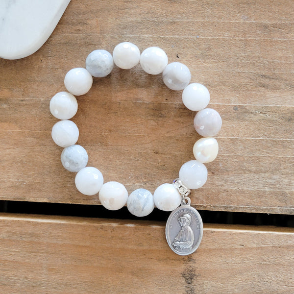 St Elizabeth Ann Seton medal 12mm Lacey Agate beads fw pearl prayer bead stretch bracelet