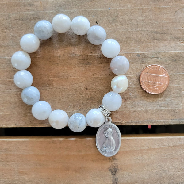 St Elizabeth Ann Seton medal 12mm Lacey Agate beads fw pearl prayer bead stretch bracelet