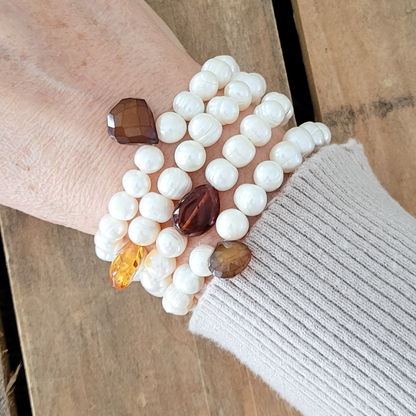 Pearls and quartz protection bracelets
