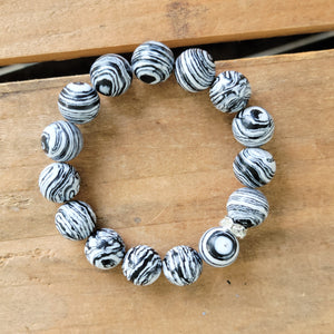 12mm swirled black & white agate stretch bead bracelet