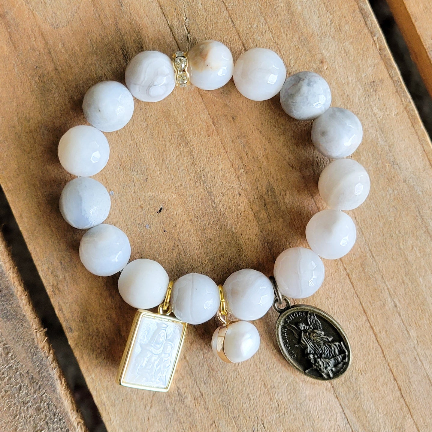 12mm lacey agate beads 2 medals 1 gold banded freshwater pearl stretch bracelet