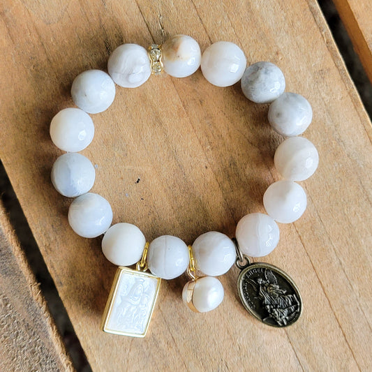 12mm lacey agate beads 2 medals 1 gold banded freshwater pearl stretch bracelet