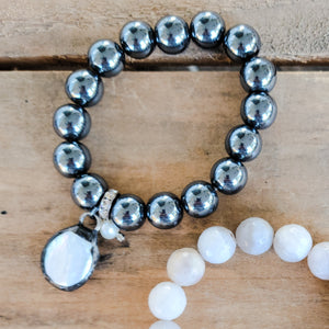 12mm Hematite w MOP fw pearl dangles stretch bracelet