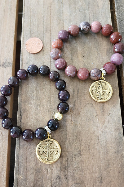 Agate & Garnet beads Serenity Prayer / Cross medal stretch bracelet