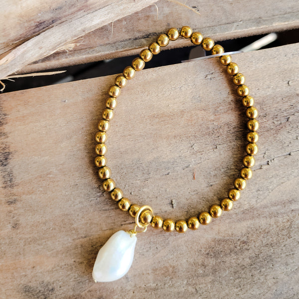 4mm gold hematite fw pearl dangle stretch bracelet